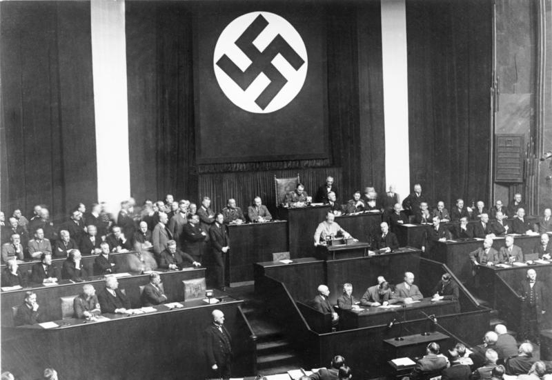 1933 年 3 月，希特勒对于授权法案在国会演说